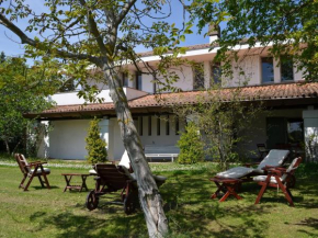 Гостиница Villa with garden and splendid panorama only a few kilometers from the coast  Вергиано